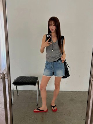 灰色