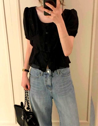 黑色