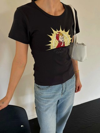 黑色