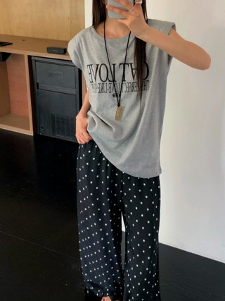 灰色