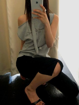 灰色
