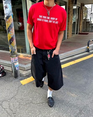 红色