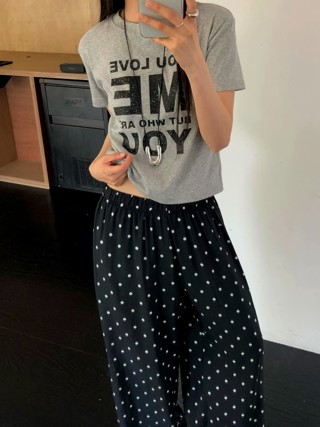 灰色
