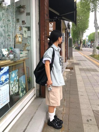 蓝色