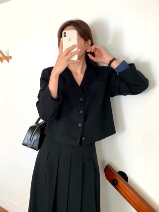 黑色