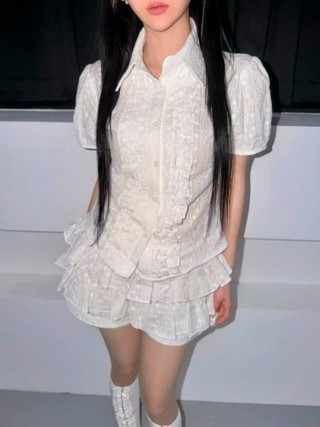 白色