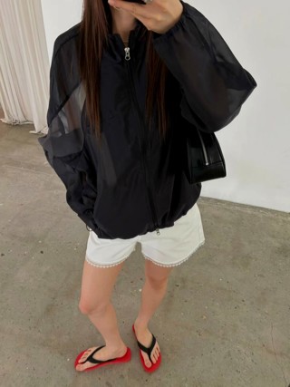 黑色