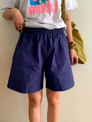 深蓝色