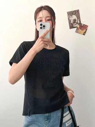 黑色