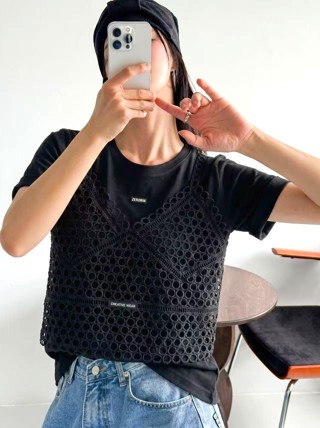 黑色