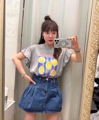 灰色