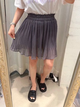 灰色