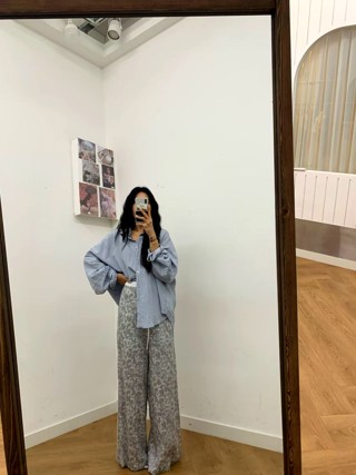 灰色