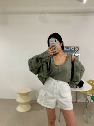 白色
