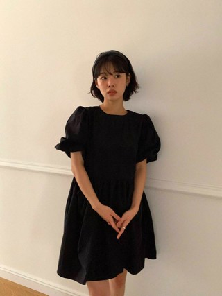 黑色