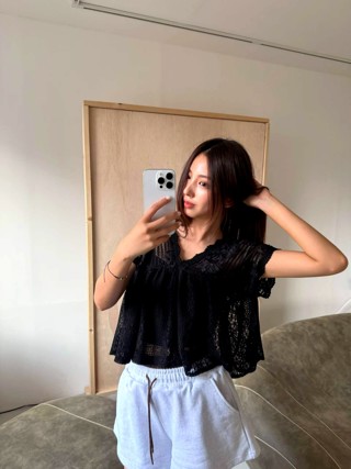 黑色