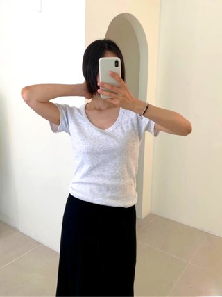 灰色