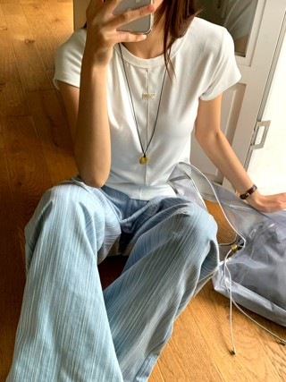 白色