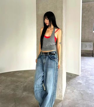 灰色