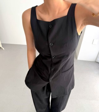 黑色