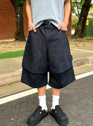 深蓝色