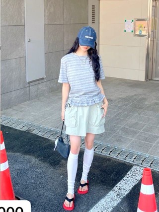 灰色