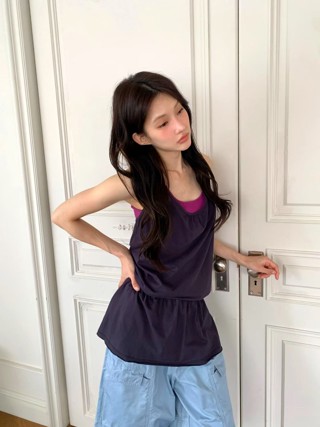 深蓝色