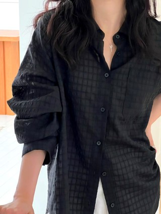 黑色