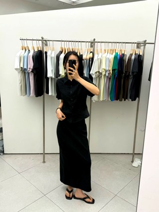 黑色