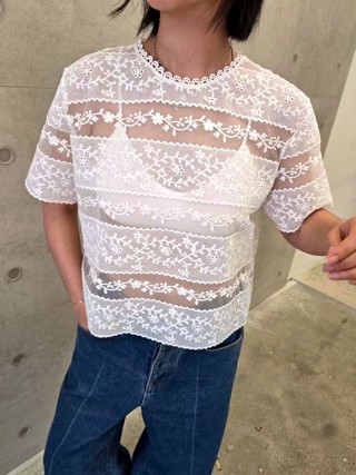 白色
