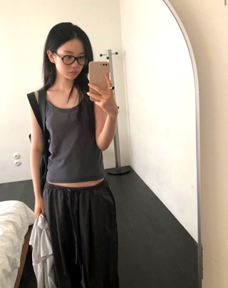 灰色