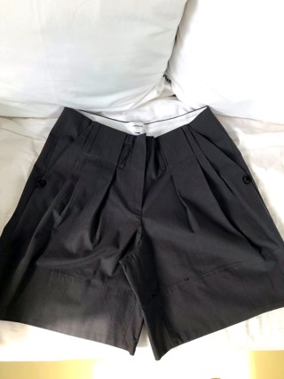 黑色
