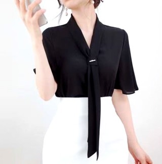 黑色