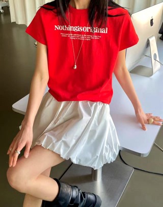 红色