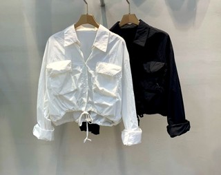 白色