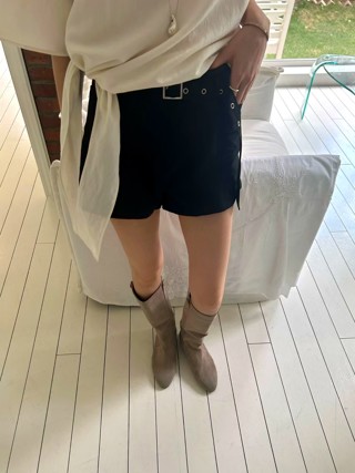 黑色
