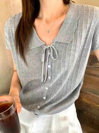 灰色