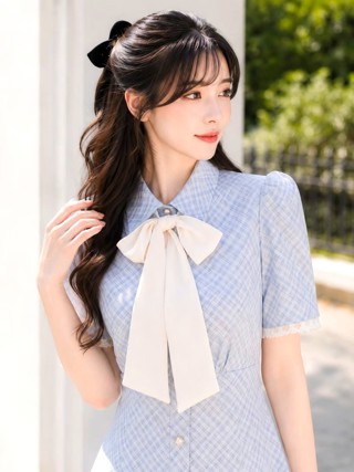 蓝色