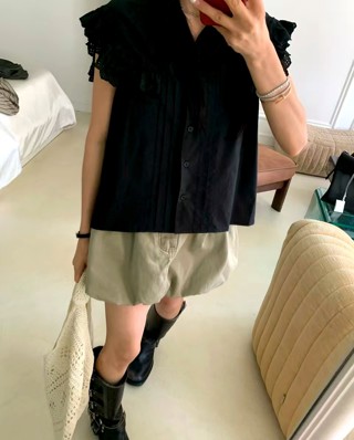 黑色