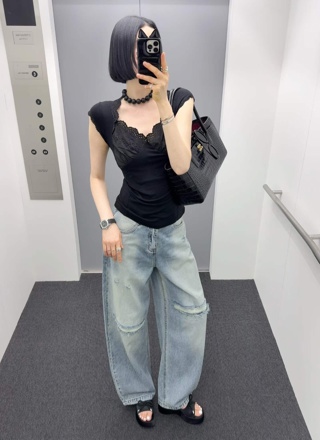 黑色
