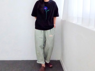 黑色