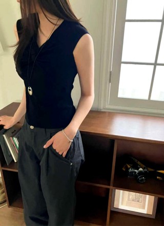 黑色
