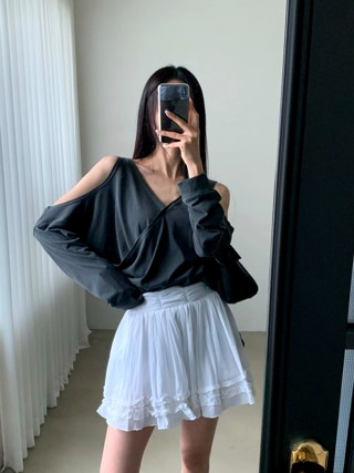 黑色