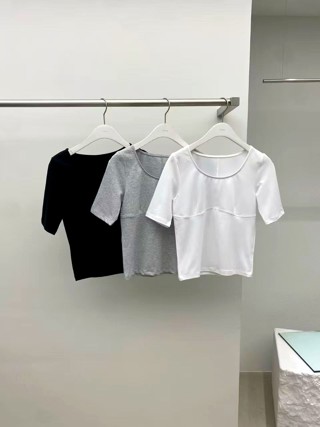 白色