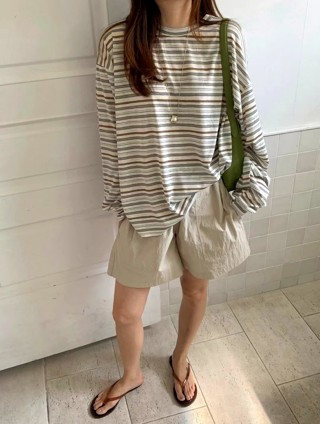 灰色