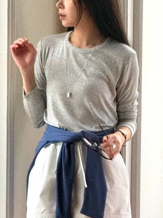灰色