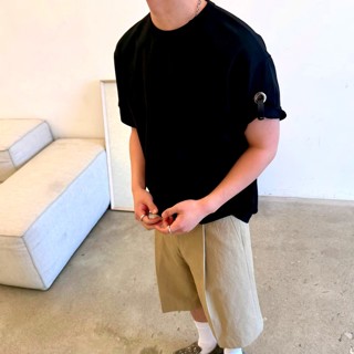 黑色