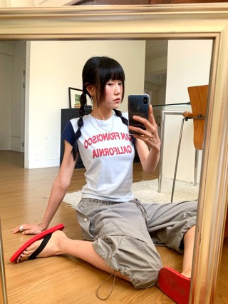 灰色