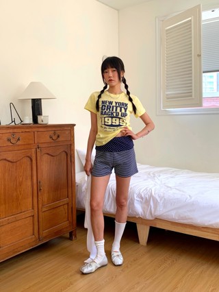 黄色