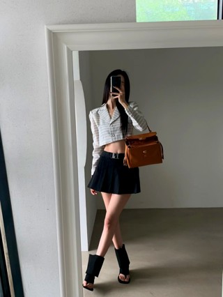 黑色
